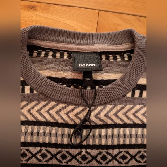 Bench Snowflake Sweater - Picture 2 of 3